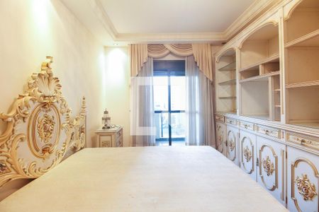 Apartamento à venda com 250m², 4 quartos e 4 vagasSuíte 2