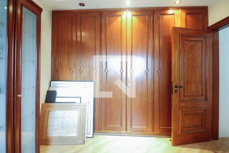 Apartamento à venda com 250m², 4 quartos e 4 vagasQuarto 2