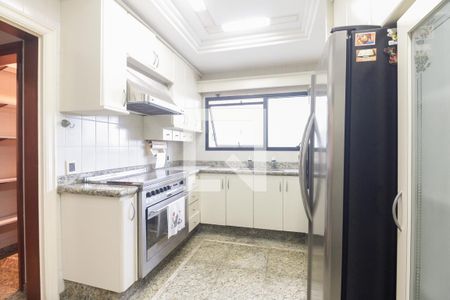 Apartamento à venda com 250m², 4 quartos e 4 vagasCozinha