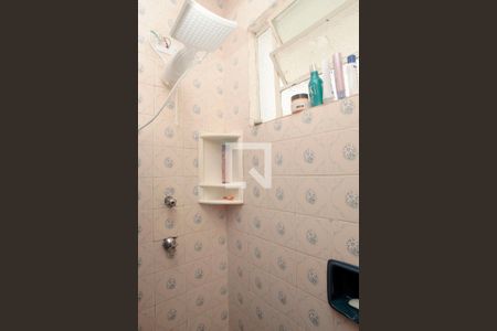 Banheiro de apartamento à venda com 1 quarto, 47m² em Santana, Porto Alegre