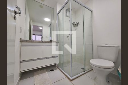 Banheiro de kitnet/studio para alugar com 1 quarto, 27m² em Liberdade, São Paulo