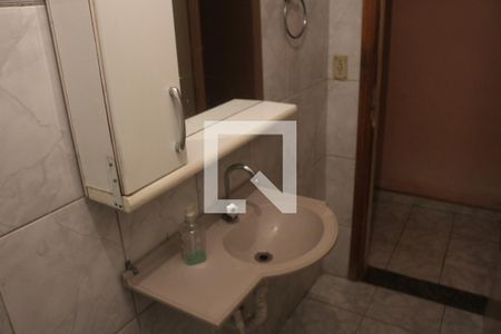 Casa à venda com 232m², 4 quartos e 2 vagasBanheiro 1