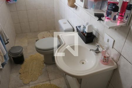 Casa à venda com 232m², 4 quartos e 2 vagasBanheiro 2