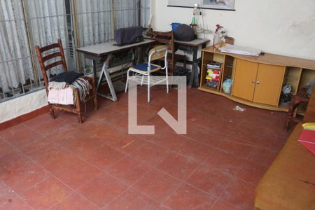 Casa à venda com 232m², 4 quartos e 2 vagasQuintal