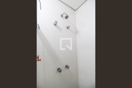 Banheiro 2 de apartamento para alugar com 2 quartos, 67m² em Empresarial 18 do Forte, Barueri