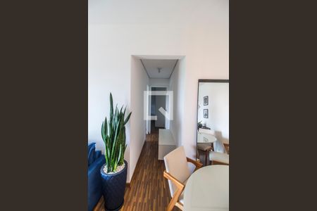 Corredor de apartamento para alugar com 2 quartos, 67m² em Empresarial 18 do Forte, Barueri