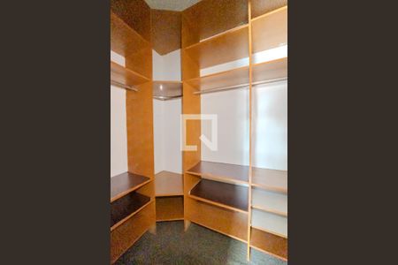 Apartamento para alugar com 87m², 1 quarto e sem vaga Apartamento para alugar com 87m², 1 quarto e sem vagaCloset