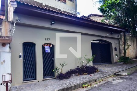 Fachada de casa para alugar com 4 quartos, 306m² em Jardim Londrina, São Paulo