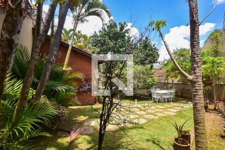 Quintal de casa para alugar com 4 quartos, 306m² em Jardim Londrina, São Paulo