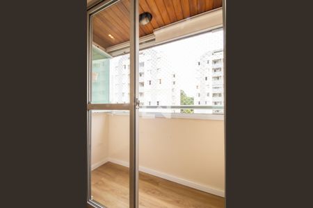 Sacada de apartamento à venda com 2 quartos, 57m² em Continental, Osasco