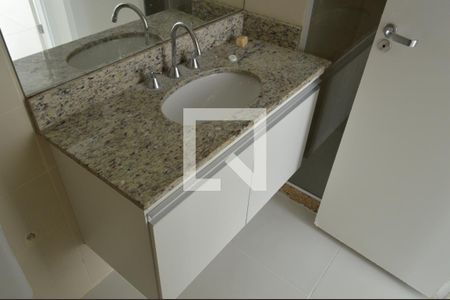 Apartamento para alugar com 130m², 4 quartos e 1 vaga Apartamento para alugar com 130m², 4 quartos e 1 vagaBanheiro