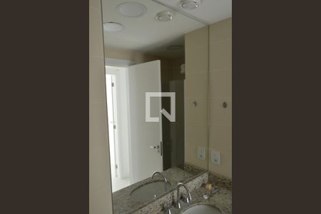 Apartamento para alugar com 130m², 4 quartos e 1 vaga Apartamento para alugar com 130m², 4 quartos e 1 vagaBanheiro
