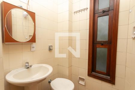 Apartamento à venda com 165m², 3 quartos e 2 vagasBanheiro de Serviço