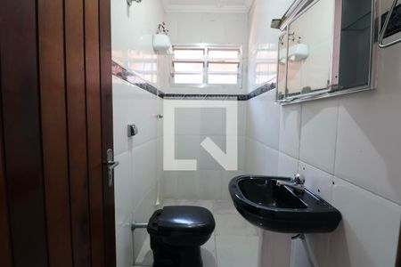 Casa para alugar com 360m², 3 quartos e 5 vagasBanheiro de serviço