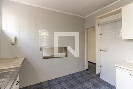 Casa à venda com 345m², 4 quartos e 2 vagas Casa à venda com 345m², 4 quartos e 2 vagasCozinha
