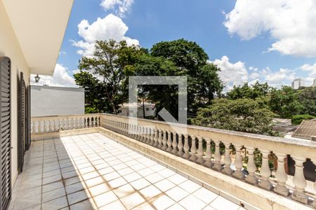 Casa à venda com 345m², 4 quartos e 2 vagas Casa à venda com 345m², 4 quartos e 2 vagasQuarto 1 - Varanda