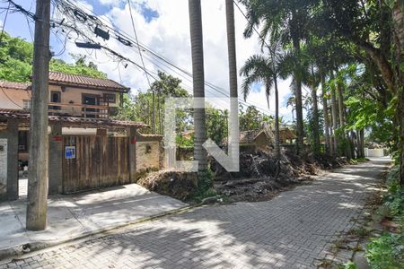 Casa à venda com 613m², 4 quartos e 5 vagasEntrada