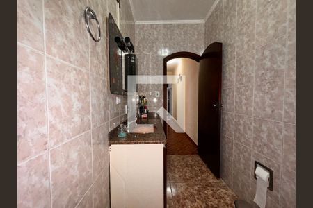 Casa à venda com 212m², 4 quartos e 2 vagasBanheiro 