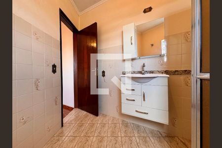 Casa à venda com 212m², 4 quartos e 2 vagasBanheiro da suíte da edícula 