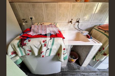 Casa à venda com 212m², 4 quartos e 2 vagasLavanderia