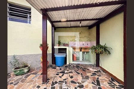 Casa à venda com 212m², 4 quartos e 2 vagasLavanderia da edícula 