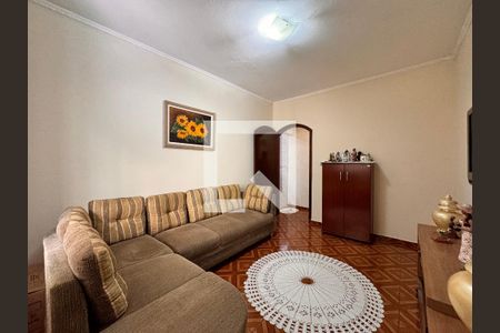 Casa à venda com 212m², 4 quartos e 2 vagasQuarto 1