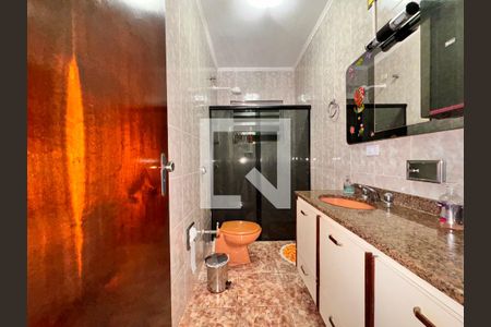 Casa à venda com 212m², 4 quartos e 2 vagasBanheiro 