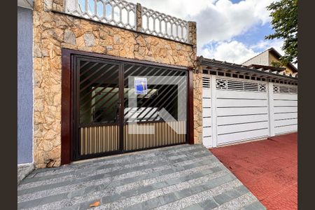 Casa à venda com 212m², 4 quartos e 2 vagasFachada + plaquinha 