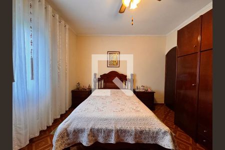 Casa à venda com 212m², 4 quartos e 2 vagasQuarto 2