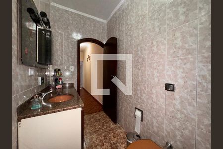 Casa à venda com 212m², 4 quartos e 2 vagasBanheiro 