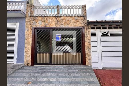 Casa à venda com 212m², 4 quartos e 2 vagasFachada + plaquinha 