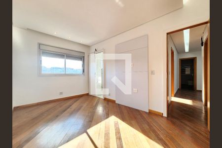 Apartamento para alugar com 280m², 4 quartos e 4 vagas Apartamento para alugar com 280m², 4 quartos e 4 vagasQuarto Suíte 2