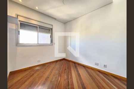 Apartamento para alugar com 280m², 4 quartos e 4 vagas Apartamento para alugar com 280m², 4 quartos e 4 vagasQuarto 4