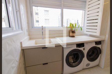 Apartamento à venda com 123m², 3 quartos e 3 vagas Apartamento à venda com 123m², 3 quartos e 3 vagasÁrea de Serviço