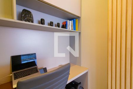 Apartamento à venda com 123m², 3 quartos e 3 vagas Apartamento à venda com 123m², 3 quartos e 3 vagasQuarto de Serviço