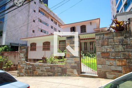 Casa à venda com 1000m², 5 quartos e 5 vagasFachada