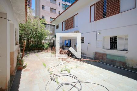 Casa à venda com 1000m², 5 quartos e 5 vagasQuintal