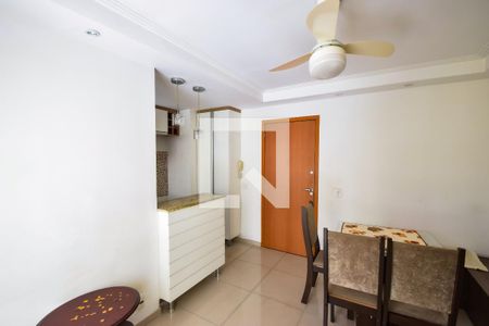 Sala de apartamento para alugar com 2 quartos, 55m² em Todos Os Santos, Rio de Janeiro