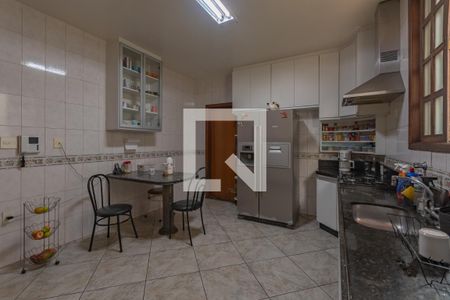 Casa à venda com 502m², 5 quartos e 5 vagasCozinha