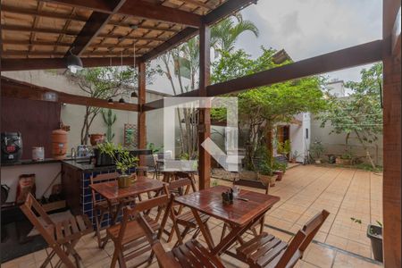 Casa à venda com 502m², 5 quartos e 5 vagasÁrea Externa