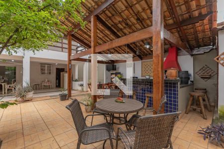 Casa à venda com 502m², 5 quartos e 5 vagasÁrea Externa