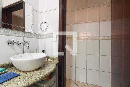 Casa à venda com 340m², 3 quartos e 2 vagasBanheiro Social 