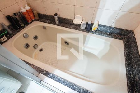 Casa à venda com 340m², 3 quartos e 2 vagasBanheiro Suíte 