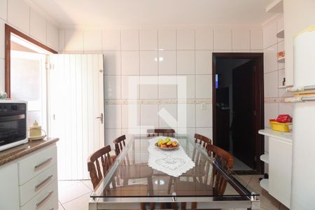 Casa à venda com 340m², 3 quartos e 2 vagasCozinha 