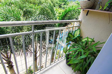 Apartamento para alugar com 64m², 2 quartos e sem vagasala - varanda