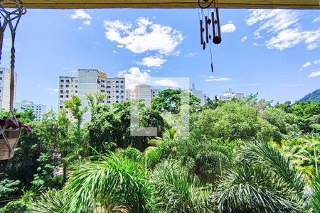 Apartamento para alugar com 64m², 2 quartos e sem vagasala - varanda