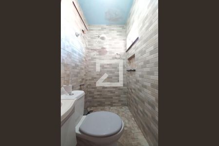 Casa à venda com 250m², 5 quartos e 2 vagas Casa à venda com 250m², 5 quartos e 2 vagasBanheiro da Suíte