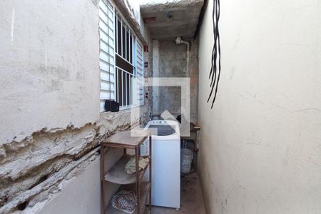 Casa à venda com 250m², 5 quartos e 2 vagas Casa à venda com 250m², 5 quartos e 2 vagasÁrea de Serviço