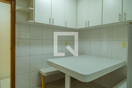Apartamento para alugar com 100m², 3 quartos e sem vaga Apartamento para alugar com 100m², 3 quartos e sem vagaCozinha