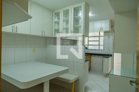 Apartamento para alugar com 100m², 3 quartos e sem vaga Apartamento para alugar com 100m², 3 quartos e sem vagaCozinha
